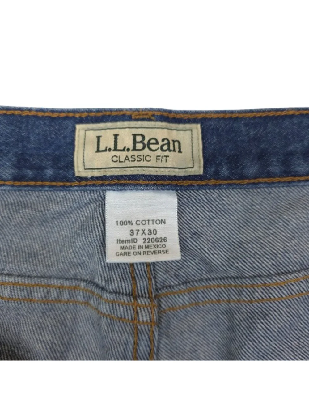 L.L. Bean Mens Classic Fit Blue Denim Jeans Size 37x30 100% Cotton Straight Leg